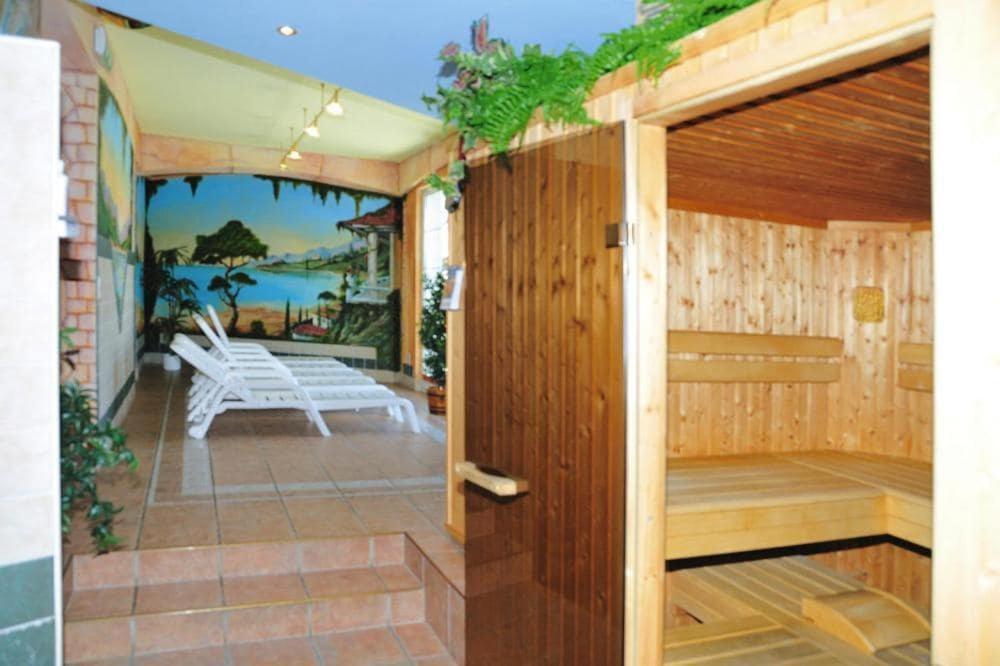 Apartment In Fuegen With A Shared Wellness المظهر الخارجي الصورة
