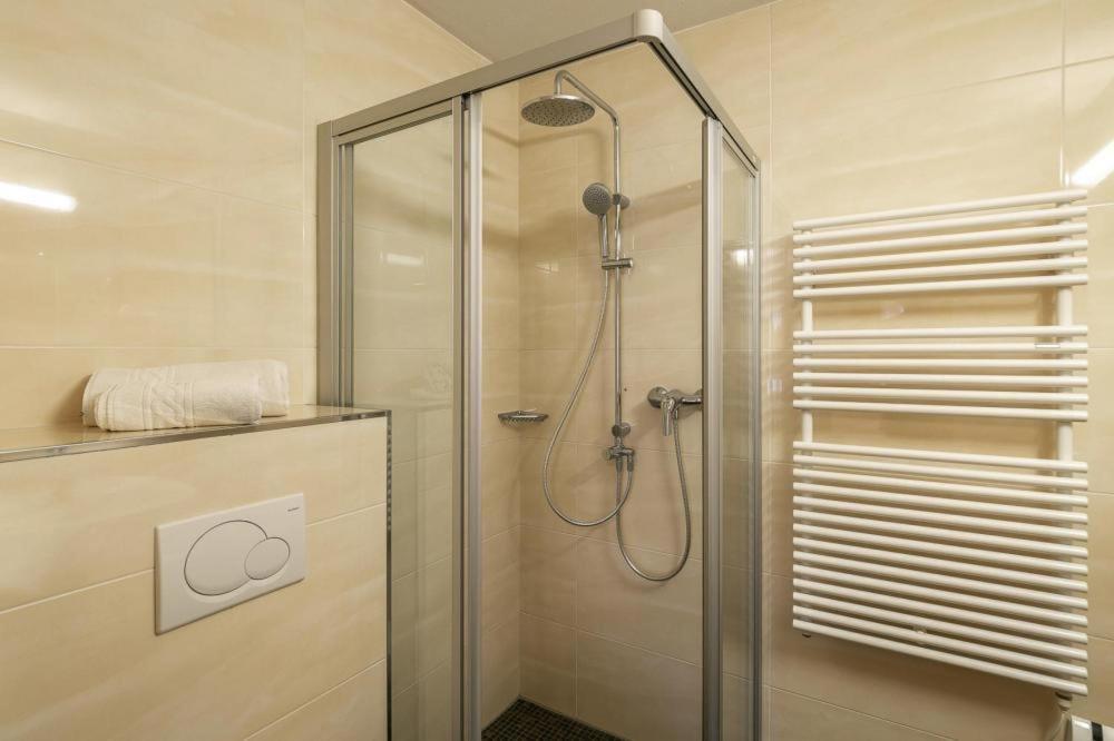 Apartment In Fuegen With A Shared Wellness المظهر الخارجي الصورة